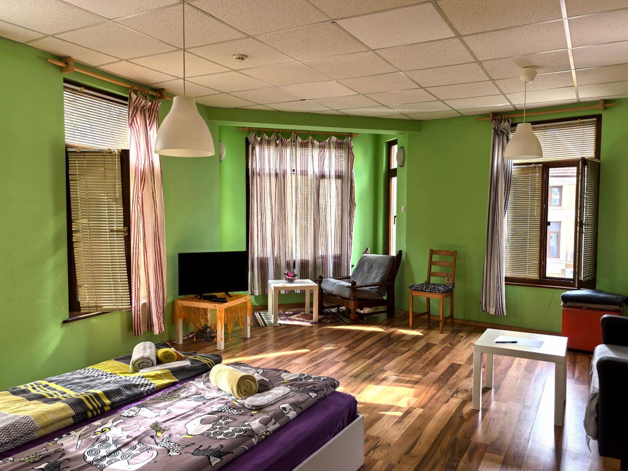 4 Rooms Пловдив Экстерьер фото