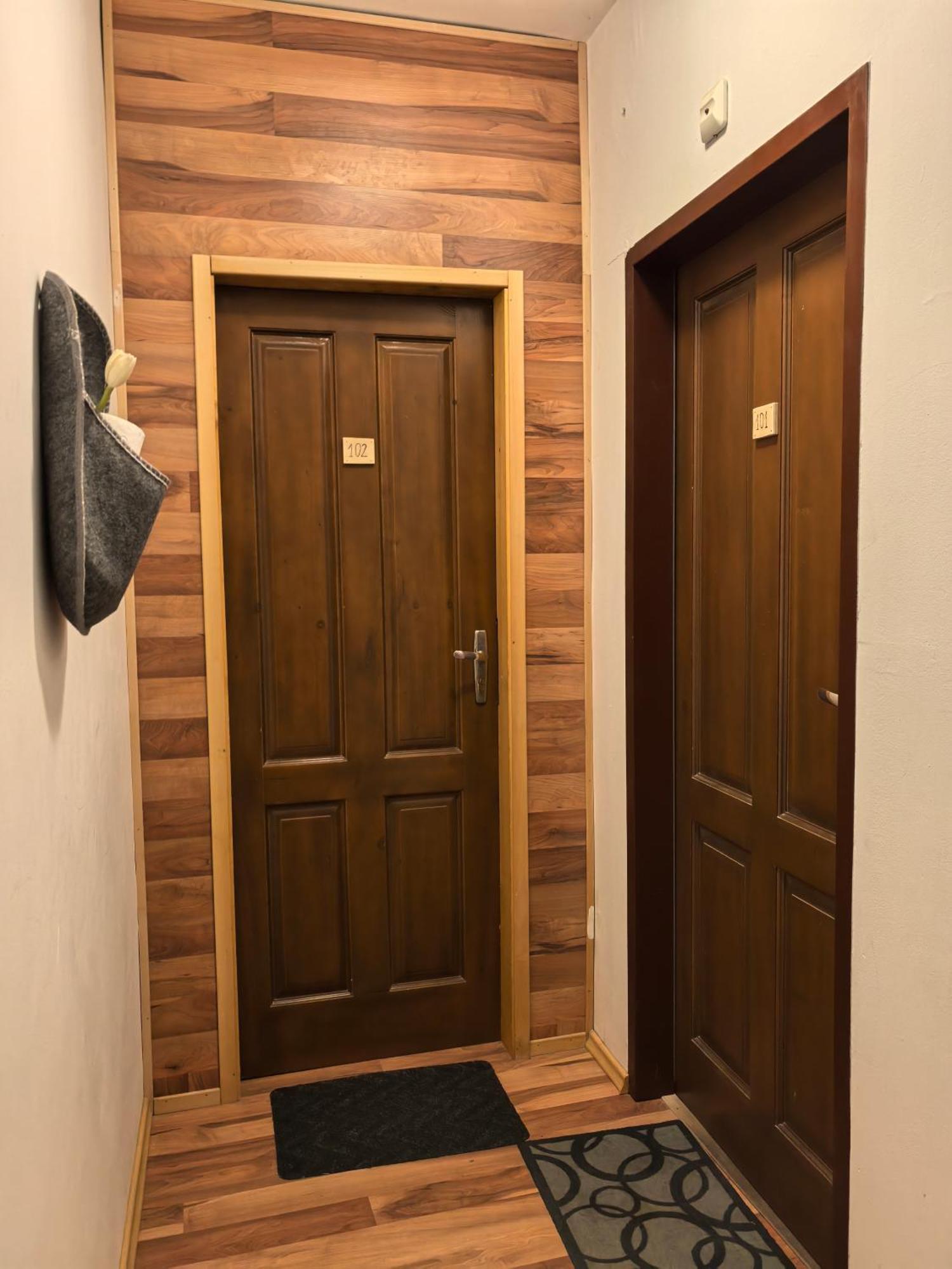 4 Rooms Пловдив Экстерьер фото
